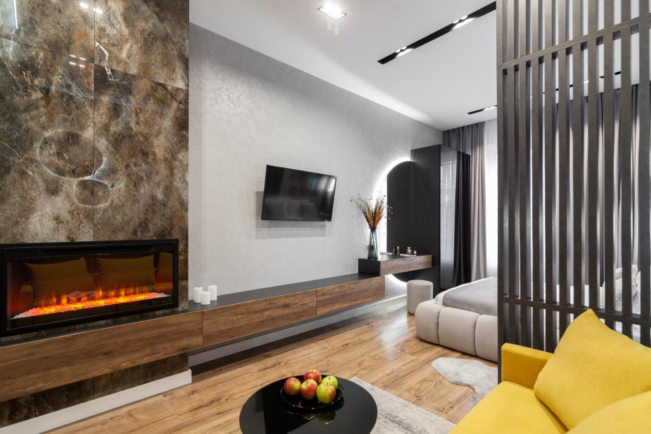 Dream Apartament On Drahomanova Street Lviv Buitenkant foto