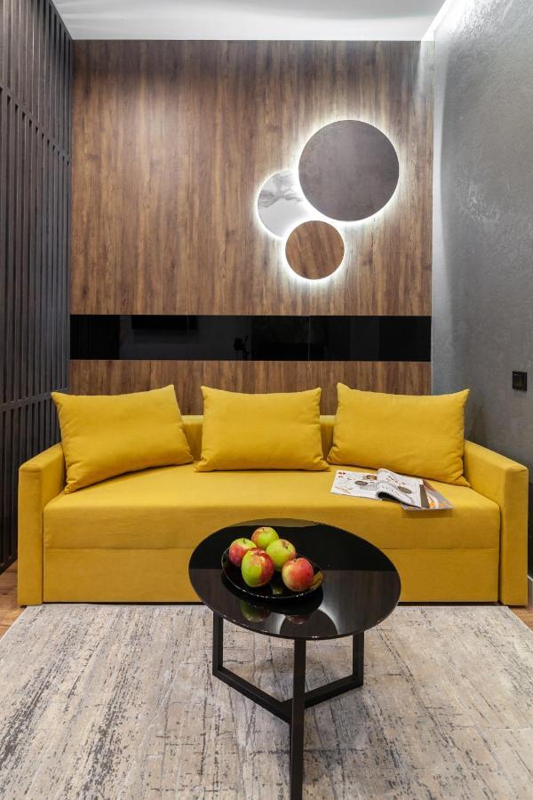 Dream Apartament On Drahomanova Street Lviv Buitenkant foto