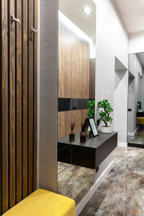 Dream Apartament On Drahomanova Street Lviv Buitenkant foto