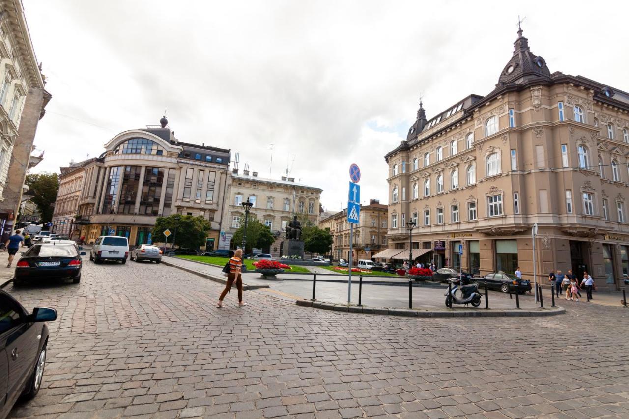 Dream Apartament On Drahomanova Street Lviv Buitenkant foto