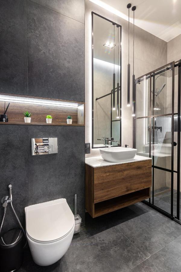 Dream Apartament On Drahomanova Street Lviv Buitenkant foto