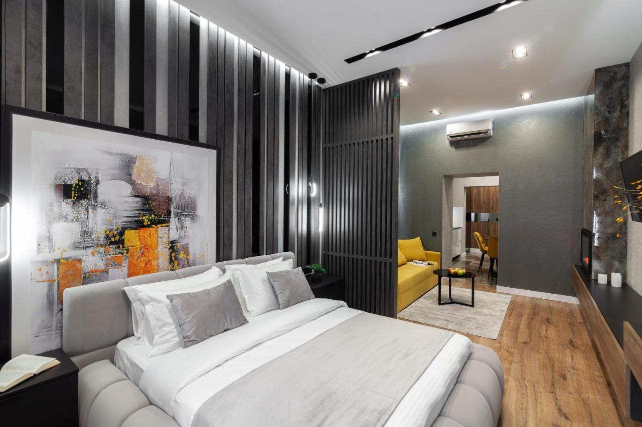 Dream Apartament On Drahomanova Street Lviv Buitenkant foto