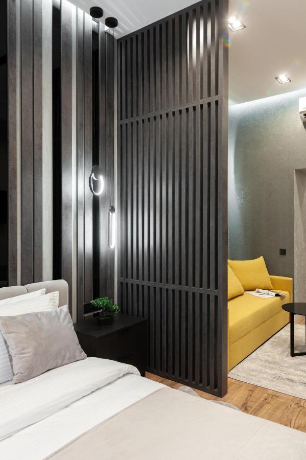 Dream Apartament On Drahomanova Street Lviv Buitenkant foto