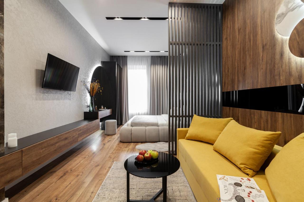 Dream Apartament On Drahomanova Street Lviv Buitenkant foto
