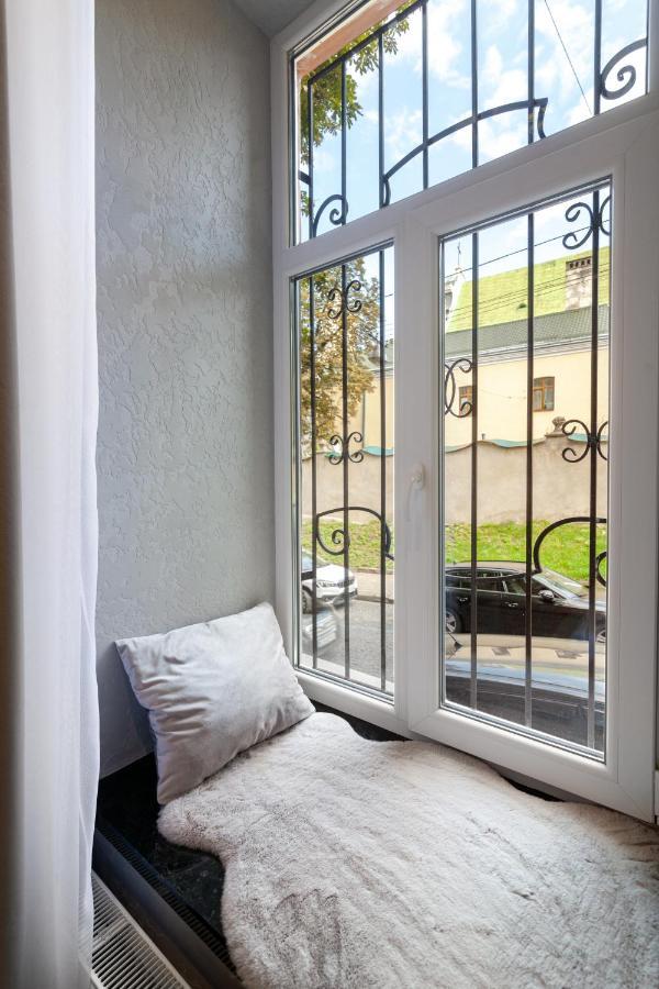 Dream Apartament On Drahomanova Street Lviv Buitenkant foto